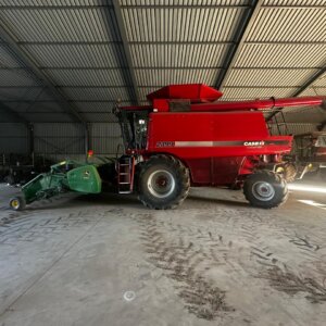 Case 2399 Stroper / Combine Harvester with John Deere 615P Pick Up