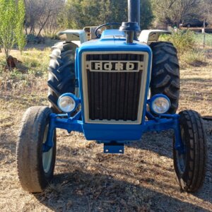 Alternative view of Ford 3000 Trekker / Tractor