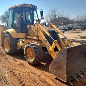 MST M542 4x4 TLB
