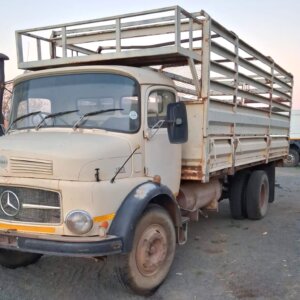 8 Ton Mercedes Benz Dropside Cattle Rail Truck / Valkant Bees Tralie Vragmotor