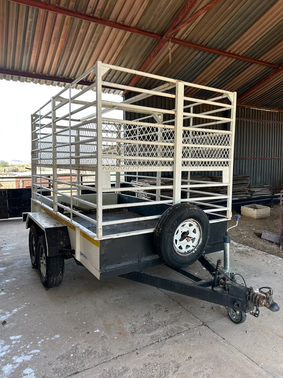 Beeswa / Cattle Trailer