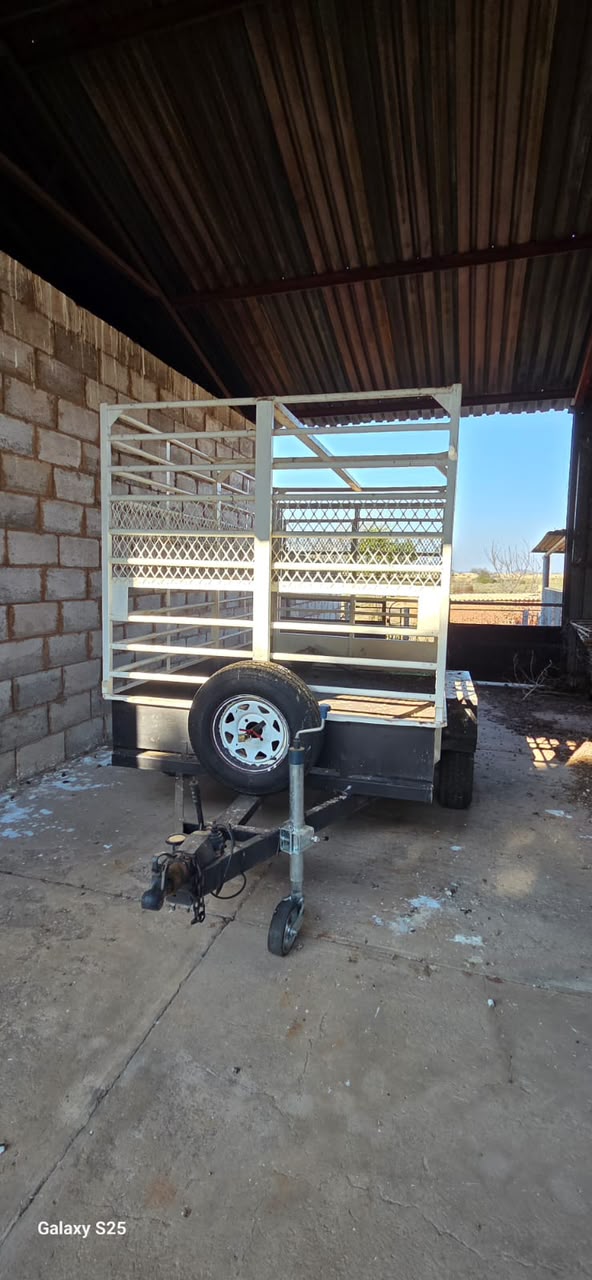 Beeswa / Cattle Trailer - Image 5