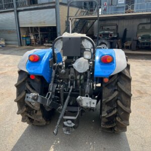 Alternative view of New Holland TD85F Trekker / Tractor
