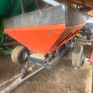 5 Ton Rovic Strooier met Sif / Spreader with Sieve