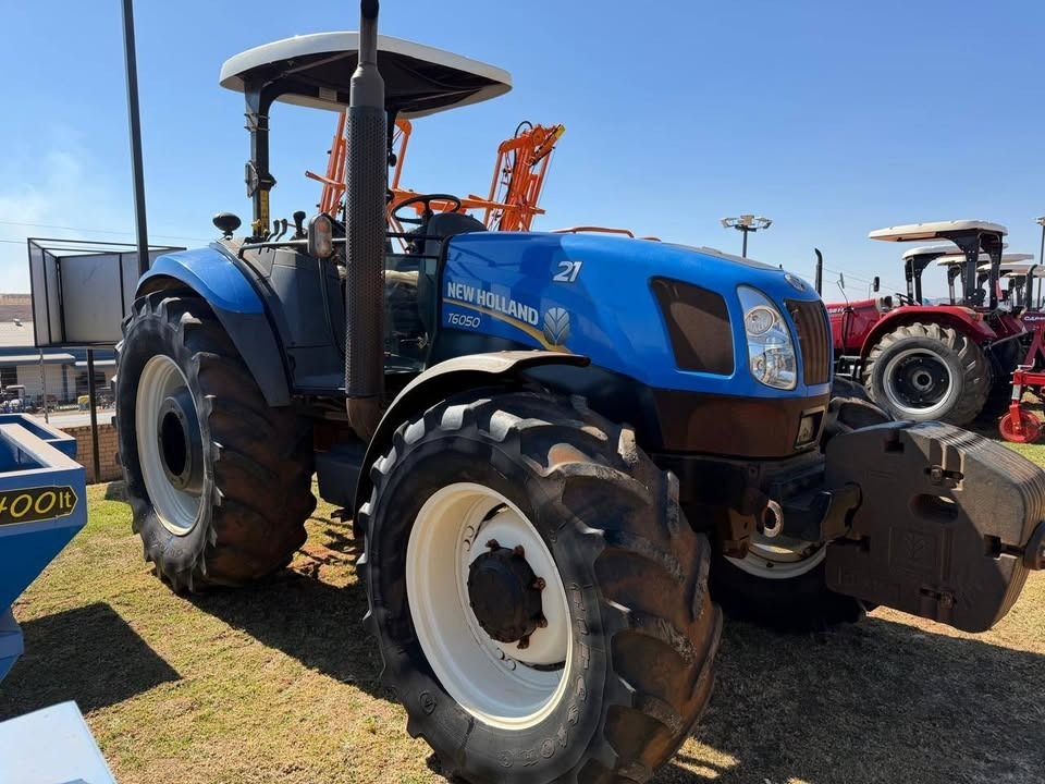 New Holland T6050 Trekker / Tractor
