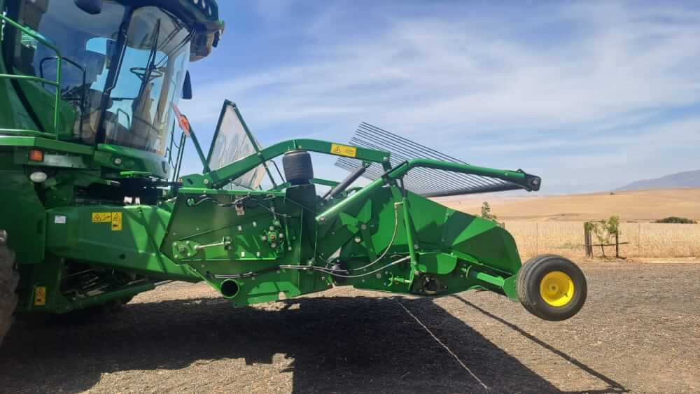 John Deere S670 Stroper / Combine Harvester - Image 5