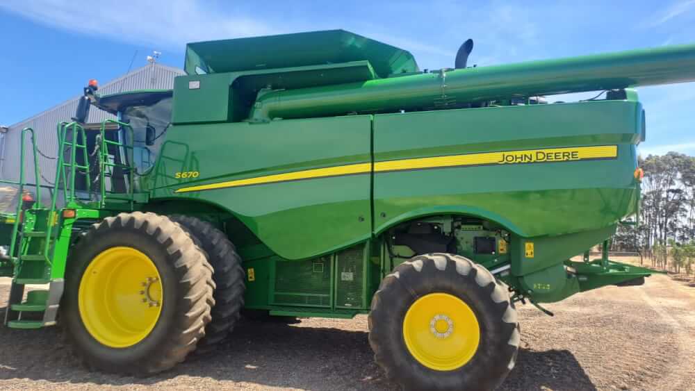 John Deere S670 Stroper / Combine Harvester - Image 3