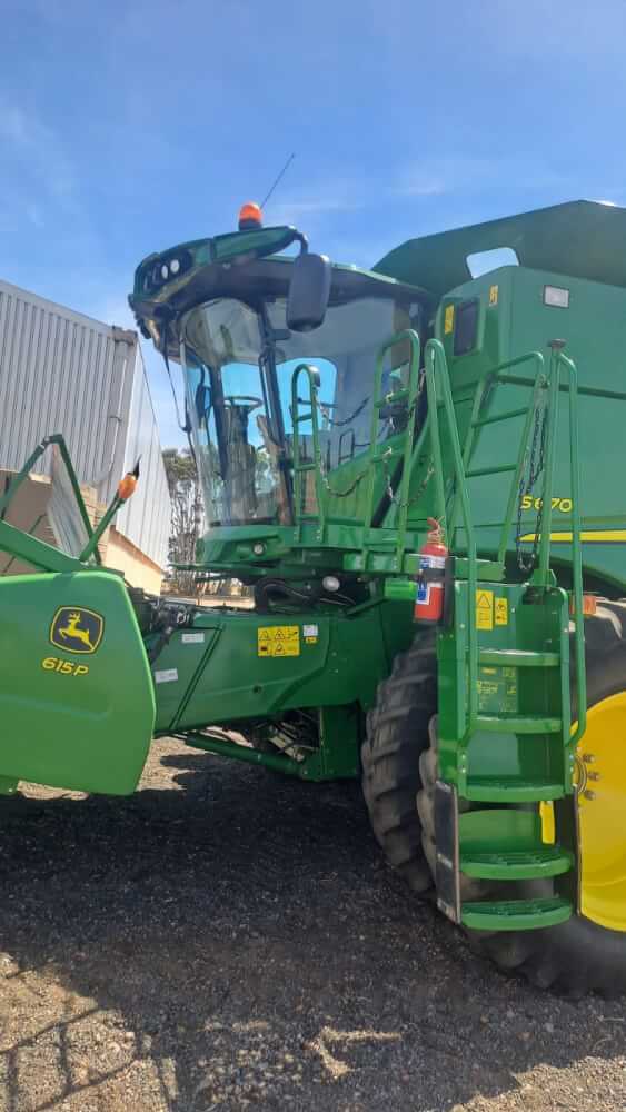 John Deere S670 Stroper / Combine Harvester - Image 4