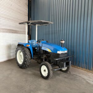 Alternative view of New Holland TT35R2 Trekker / Tractor