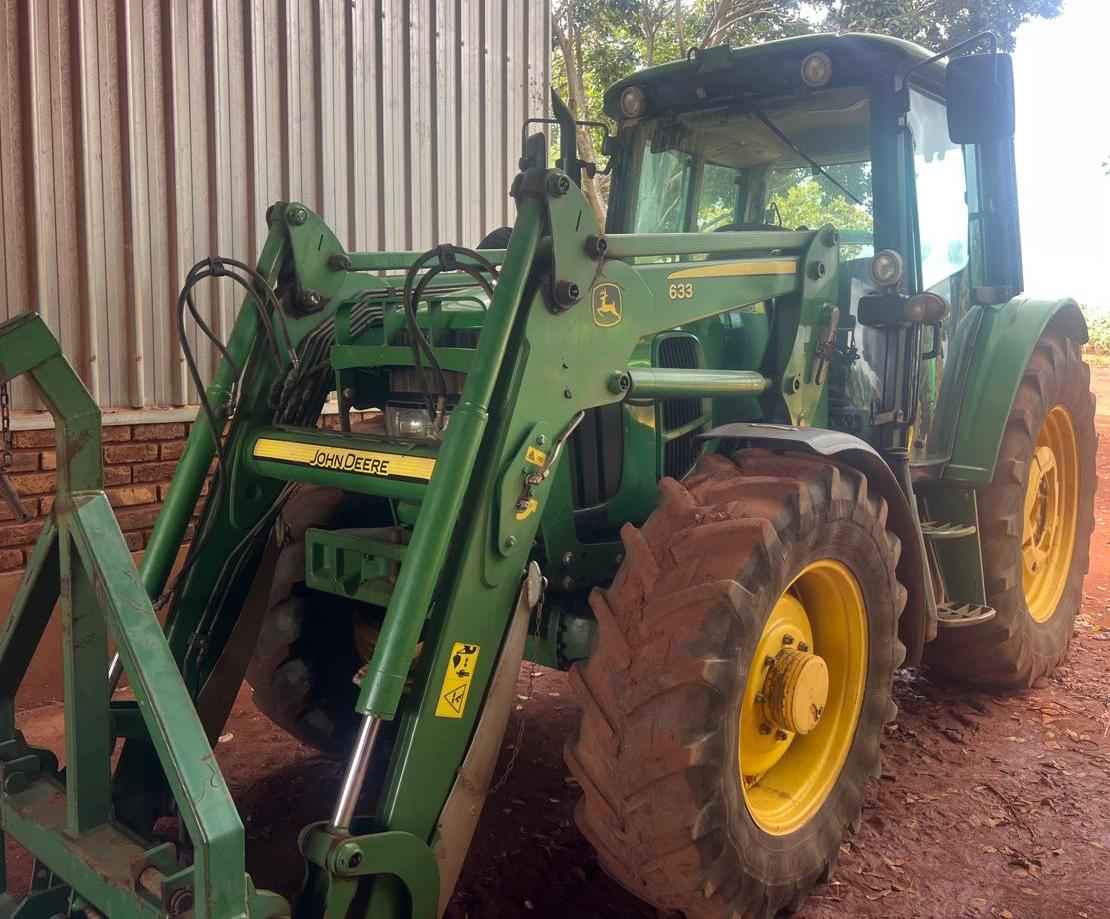 John Deere 6430 Premium Trekker met Laaigraaf / Tractor with Loader