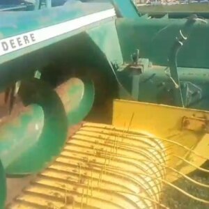 Alternative view of John Deere 342 Blokkies / Block Baler