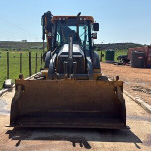 Alternative view of John Deere 315SL TLB