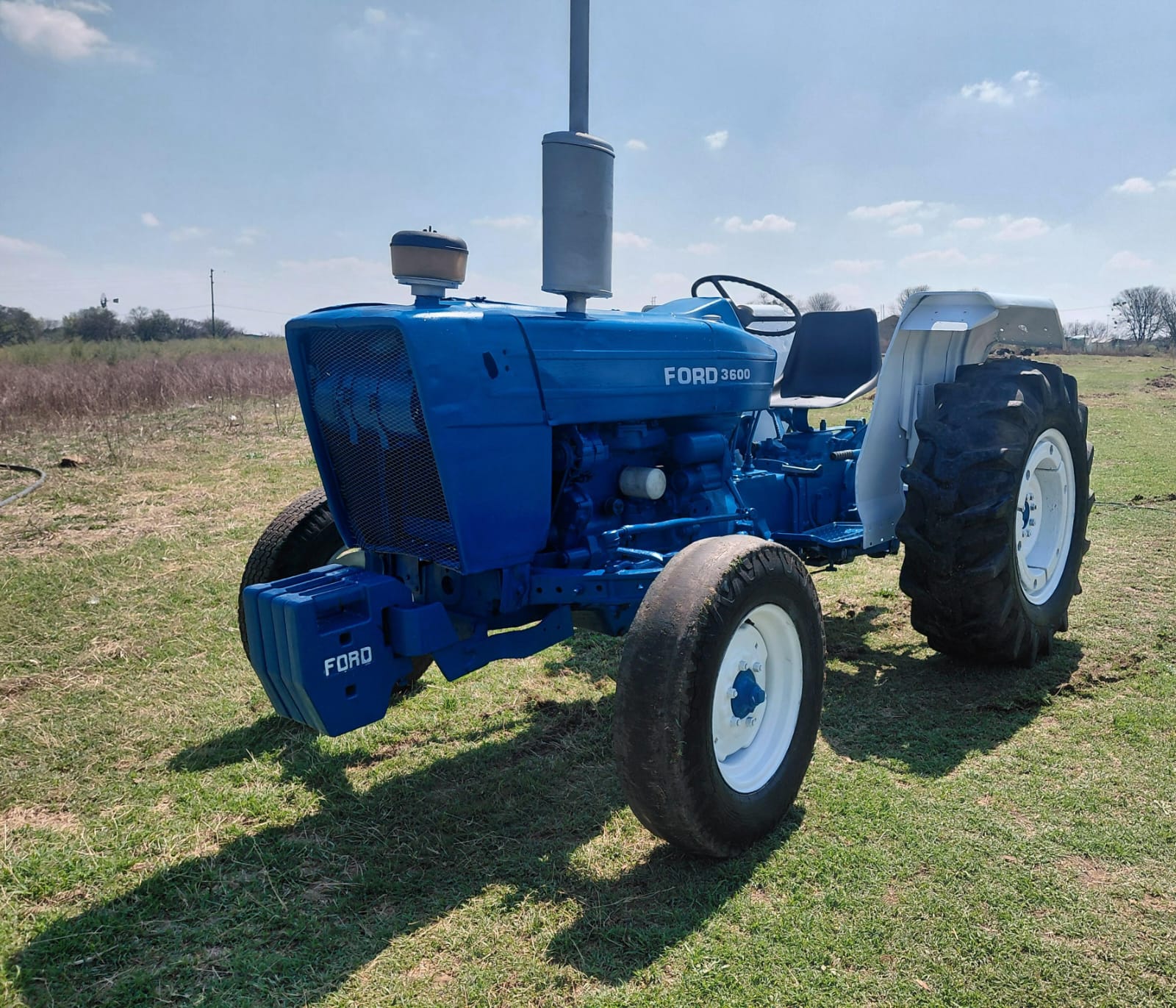 Ford 3600 2x4 Trekker / Tractor