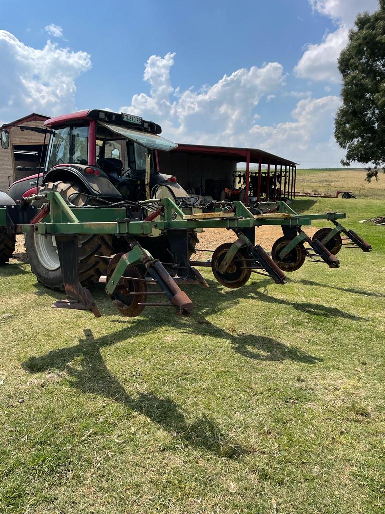 6 Row .91cm Bone Snyer / Bean Cutter - Image 4