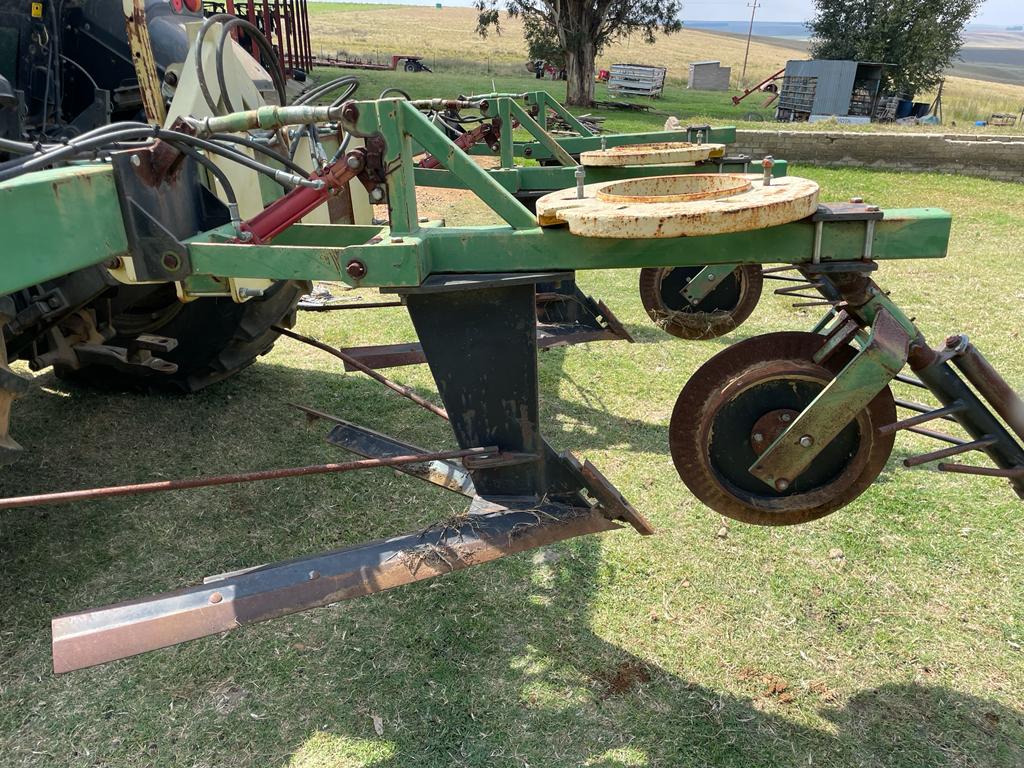 6 Row .91cm Bone Snyer / Bean Cutter - Image 5