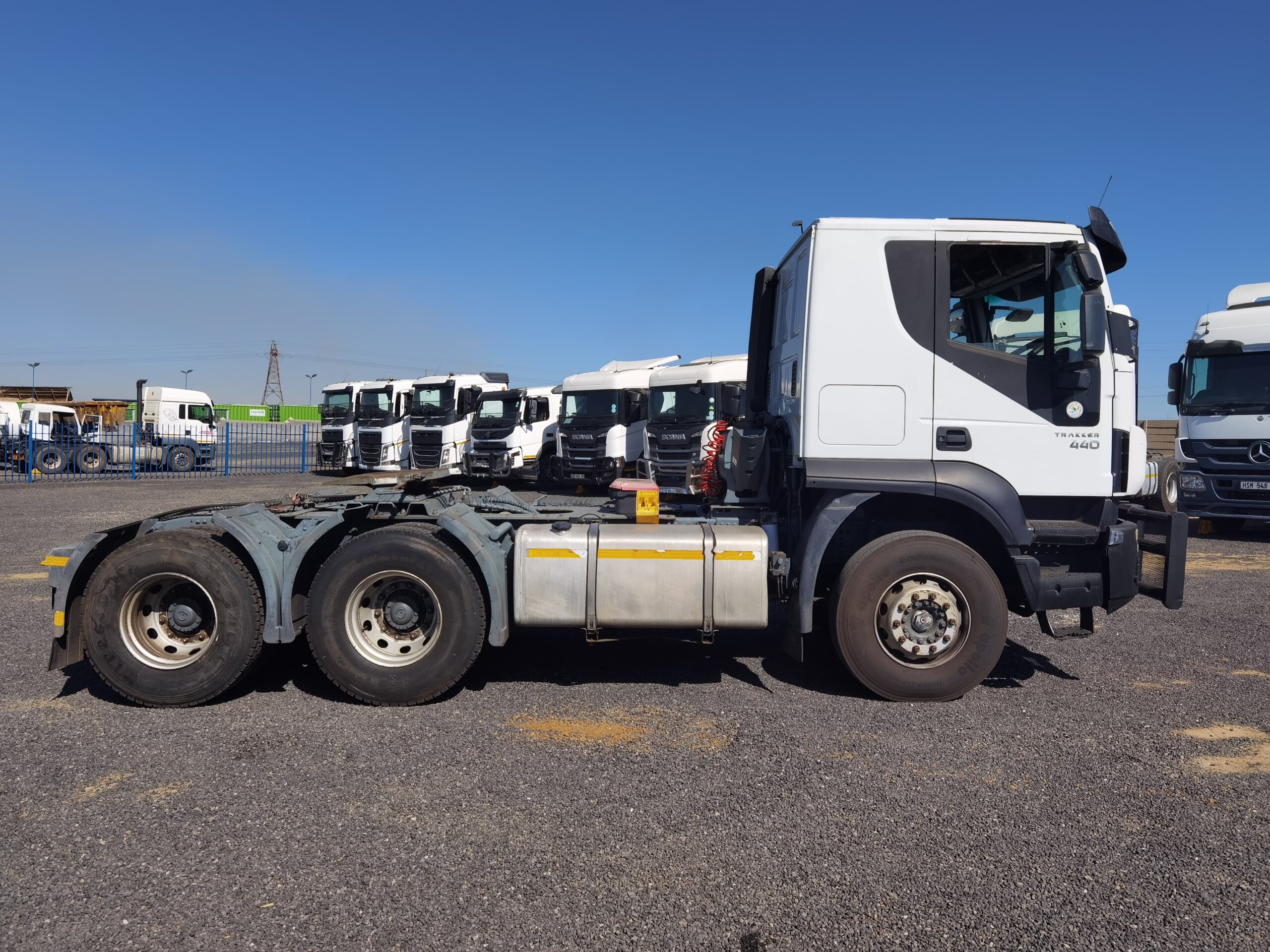 Iveco 440 Voorhakker Trok / Horse Truck