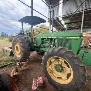 Alternative view of John Deere 3140 4x4 & John Deere 6920 Trekker / Tractor