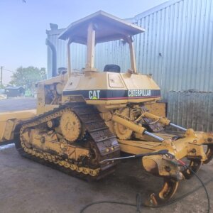CAT D5H Dozer / Stootskraper