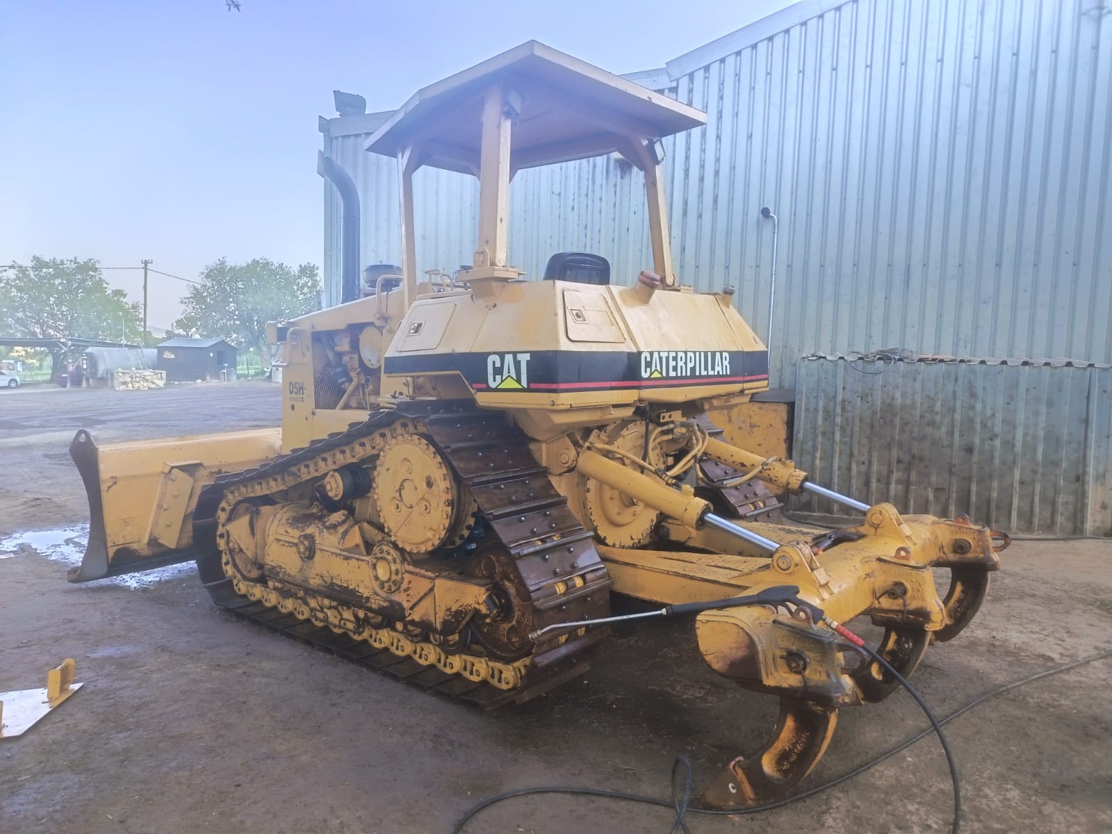 CAT D5H Dozer / Stootskraper