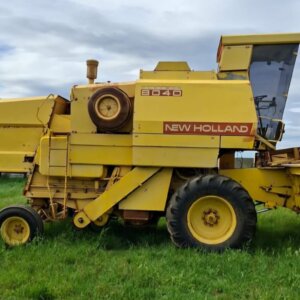Alternative view of New Holland 8040 Combine Harvester / Stroper