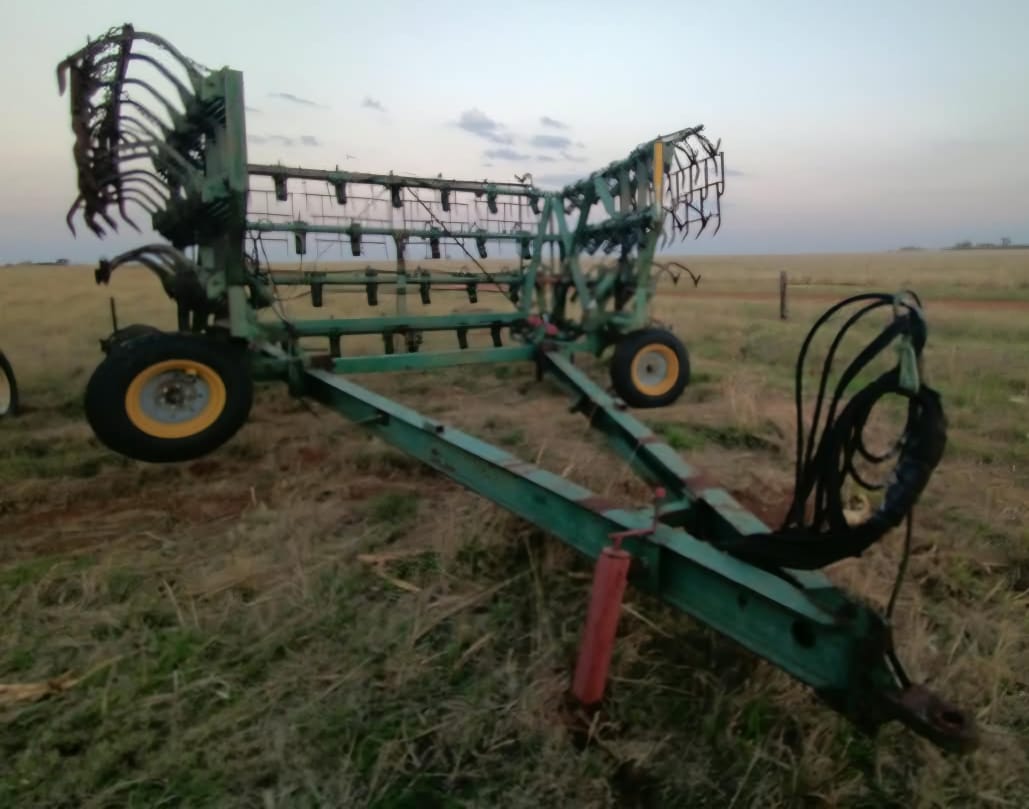 2 x John Shearer Seedbed Tiller / Saadbed Skoffel