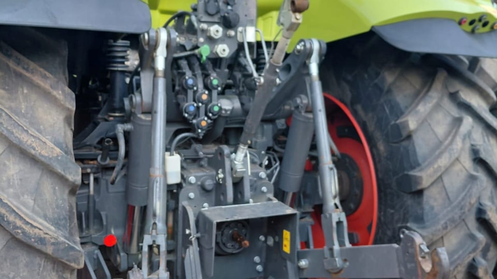 Claas Axion 800 4WD Cab Trekker / Tractor - Image 5