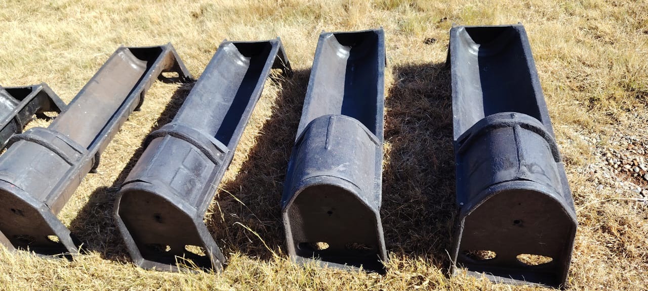 4 x 45 L Water Krippe / Water Troughs