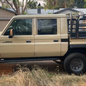 Alternative view of Toyota Land Cruiser V6 D/Cab Bakkie / Pickup