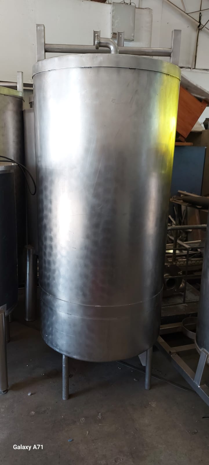 2 x 800 L Stainless Steel Tanks / Vlekvrye Staal Tenks
