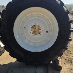 4 x 520/85R42 Bande / Tires