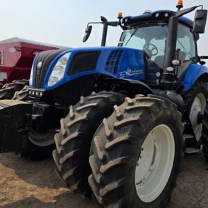 New Holland T8 410 Genesis Trekker / Tractor