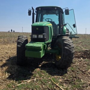 Alternative view of John Deere 6720 4x4 Cab Trekker / Tractor