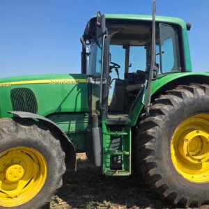 John Deere 6720 4x4 Cab Trekker / Tractor