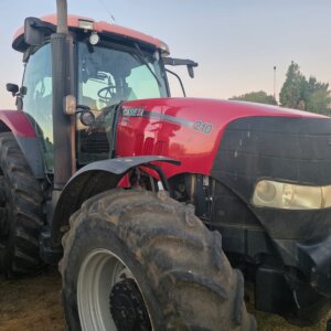 Case Puma 210 Trekker / Tractor