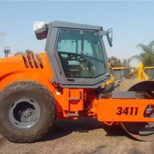 Alternative view of Hamm 3411 Roller