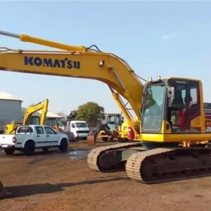 Komatsu PC 210 Excavator / Graafmasjien