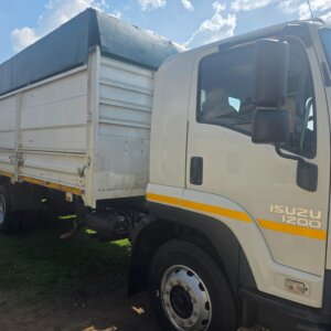 Alternative view of Isuzu 1200 Truck / Trok