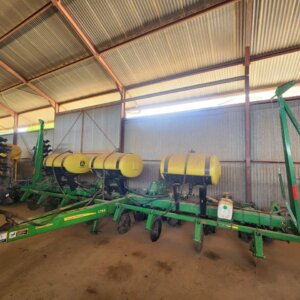 Alternative view of 2 x 8 Row .91cm John Deere 1755 Kontakdryf Vinger / Contact Drive Finger Planters