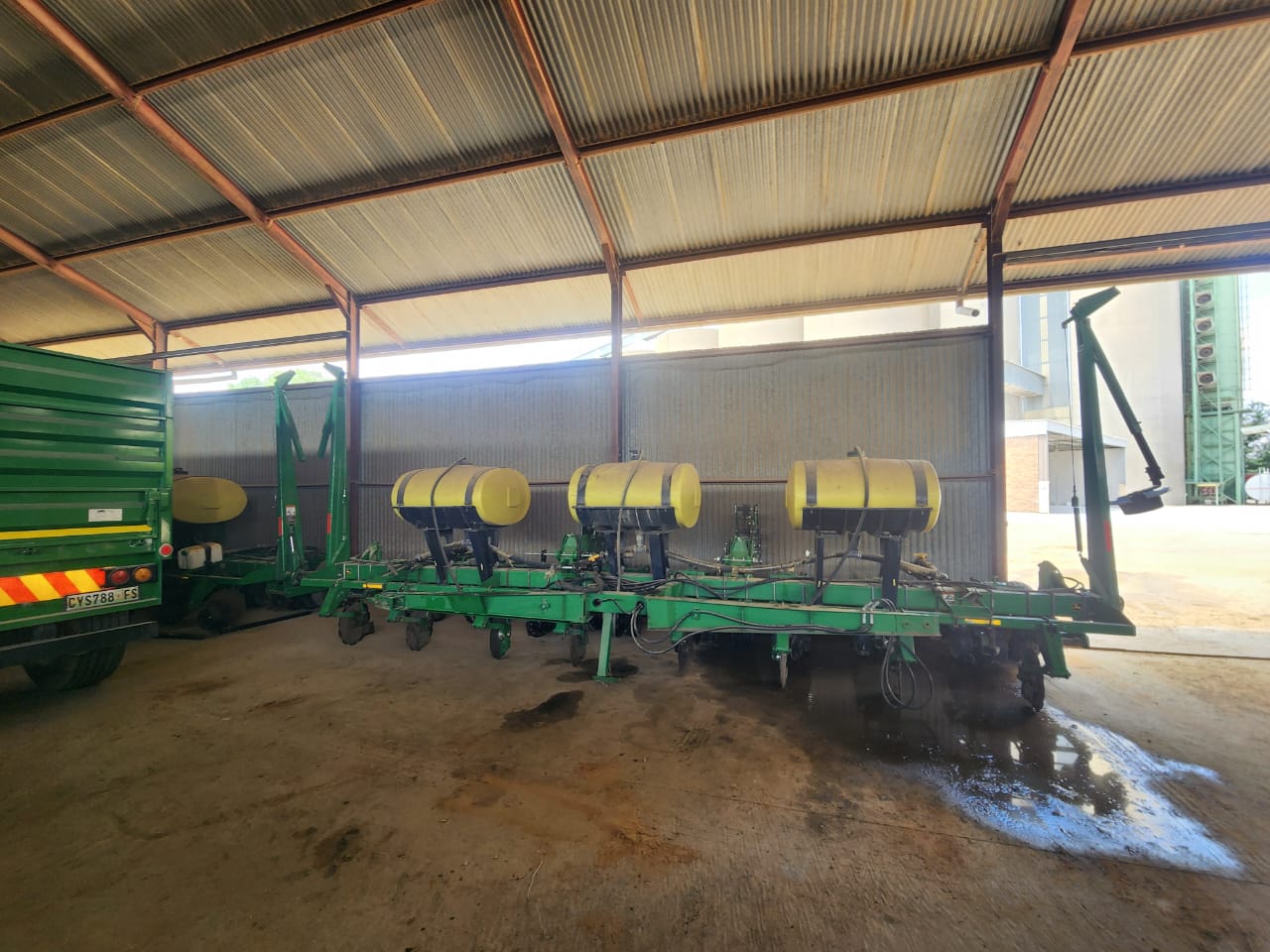 2 x 8 Row .91cm John Deere 1755 Kontakdryf Vinger / Contact Drive Finger Planters