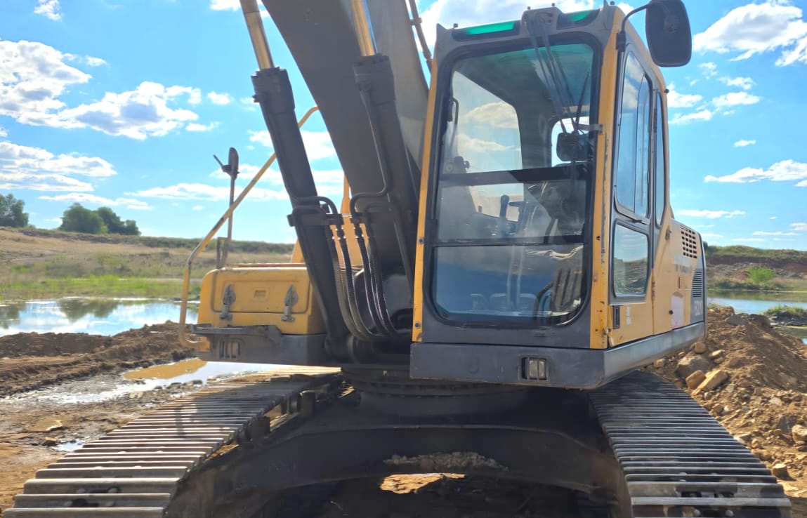 Volvo EC210BLC Excavator / Graafmasjien - Image 2