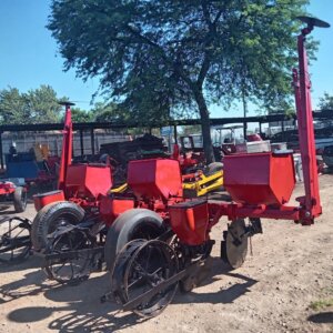 3 Ry / Row Massey Ferguson Planter